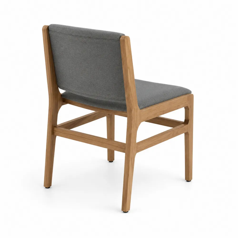 Chaise en bois et tissu gris
